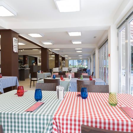 Crvena Luka Resort Biograd Na Moru Exterior photo