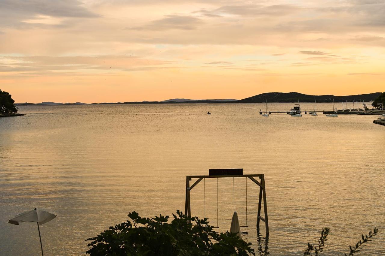 Crvena Luka Resort Biograd Na Moru Exterior photo