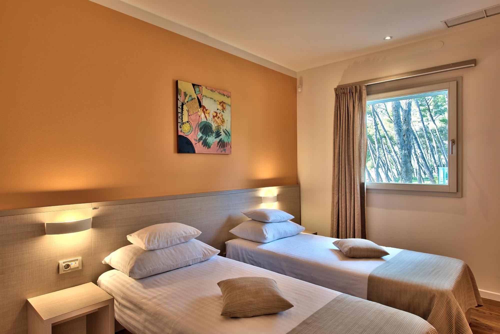 Crvena Luka Resort Biograd Na Moru Room photo