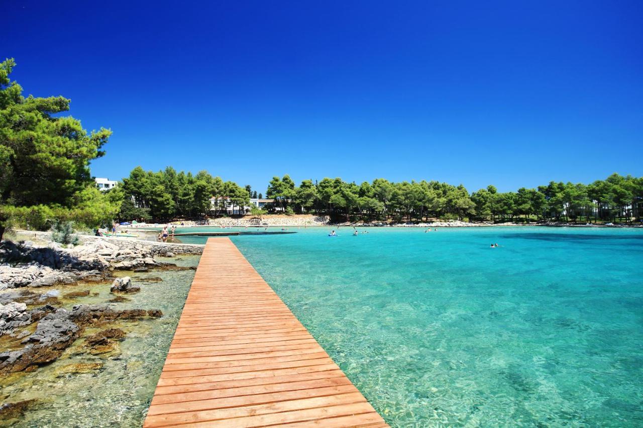 Crvena Luka Resort Biograd Na Moru Exterior photo